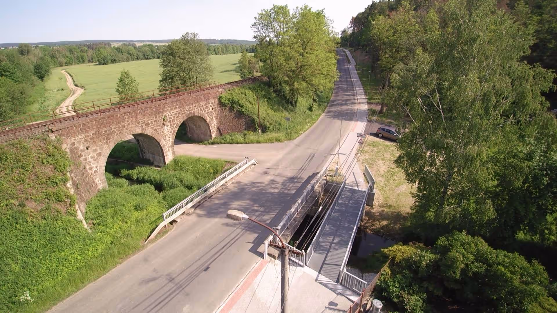 Lávka a opěrná zeď Holýšov